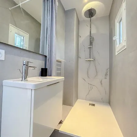 3 Avec Terrasse Et Parking à Apartamento Fréjus